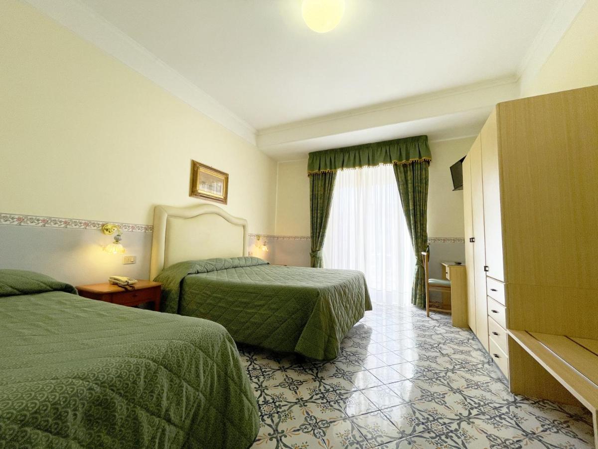 Hotel Reginella Sant'Agata sui due Golfi Exterior photo