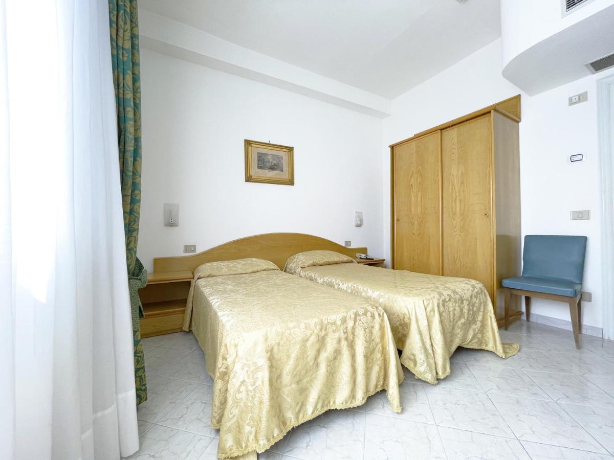 Hotel Reginella Sant'Agata sui due Golfi Exterior photo