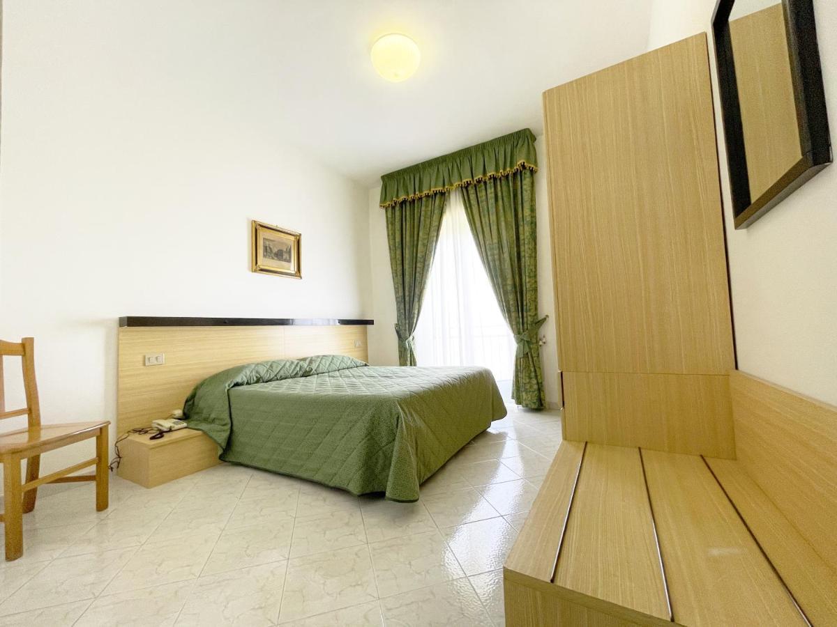 Hotel Reginella Sant'Agata sui due Golfi Exterior photo