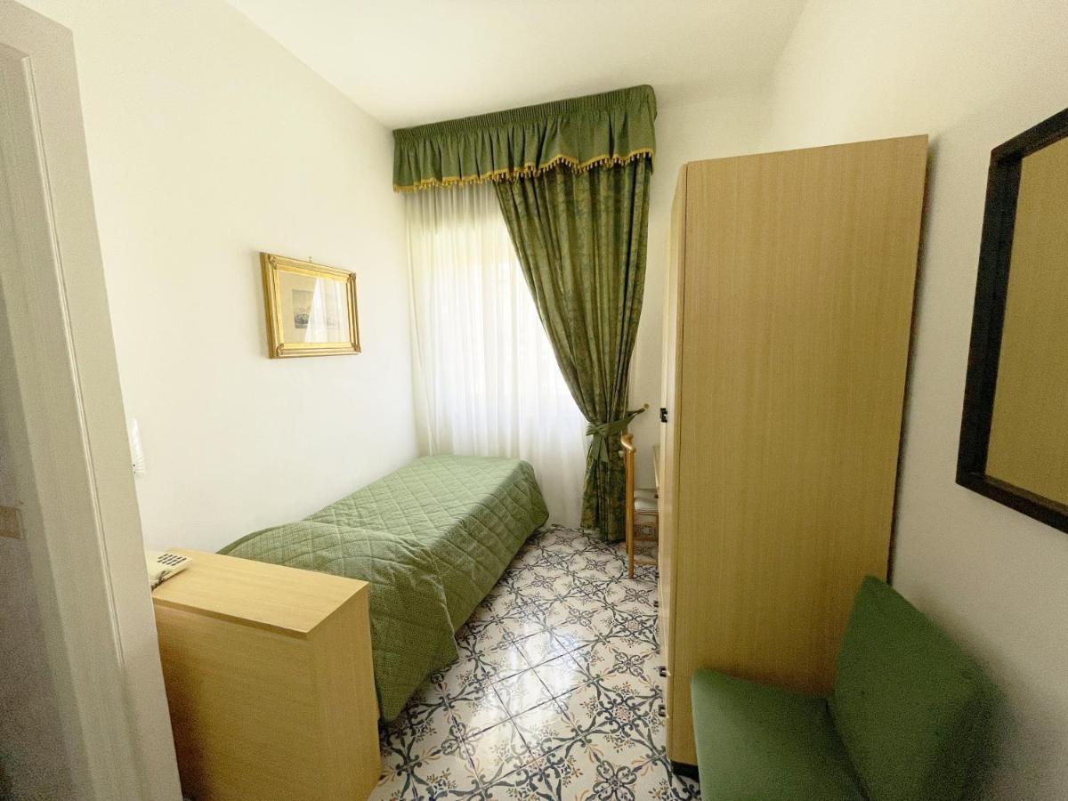 Hotel Reginella Sant'Agata sui due Golfi Exterior photo