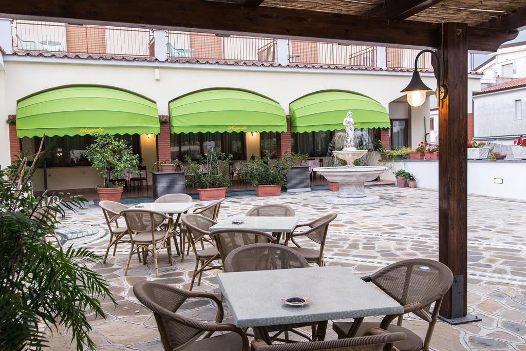 Hotel Reginella Sant'Agata sui due Golfi Exterior photo
